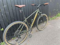 Cresent Rask R60 Mountinbike 29tum. Storlek Large.