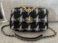 Chanel 19 tweed handbag