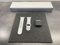 Apple Watch Series 7, 45 mm Rostfritt stål 