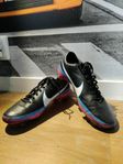 Nike Fotbollsskor, storlek 40,5