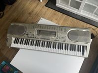 Synth Casio WK-3200