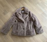 Fluff vinterjacka NAKD storlek 36 beige