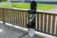 Head snowboard 128 cm. Med medföljande bindning.