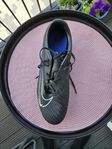 Fotbollsskor nike stl 45