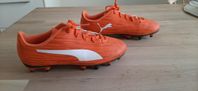 Puma fotbollsskor st 35