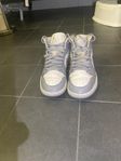 Air Jordan mid  st. 39