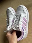 Sneakers från Adidas 35,5