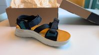 Teva Men's Zymic Black/Sunflower 40,5 - Helt Oanvända