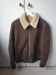 Fårskinnsjacka Nypris 19.000 Shearling jacket NN07 Fårskin