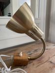 Retro vägglampa Värnamo guld metall teak