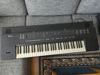 Roland KR-100