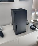 Xbox Series X med 2 Hand kontroller