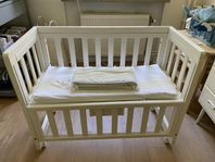 Troll bedside crib 