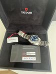 Tudor black bay 36