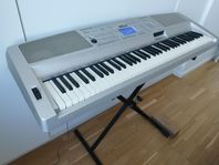 Yamaha Portable Grand DGX 305 Digitalpiano