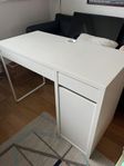 Micke skrivbord från IKEA