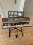 keyboard Yamaha PSR-E303 med stativ