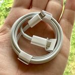 USB-C - Lightning 1m original, oanvänd