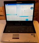 Fujitsu 17 tum. Windows 7.Webcam.Office. DVD.Laddare.Batteri