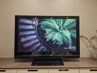 Panasonic 42 tums tv i bra skick