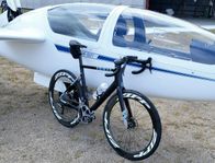 White Interceptor Di2 Disc & ZIPP 404 - Dura-Ace/Ultegra Di2