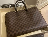 LOUIS VUITTON DATORVÄSKA (DATAVÄSKA)