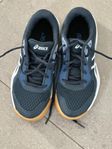 Asics inomhus skor strl 36