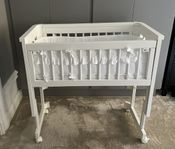 Troll Bedside Crib, madrass/spjälskydd- Nyskick