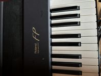 Roland digital piano FP 9 + tillbehör