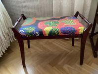 Pianopall med Josef Frank ” Posions” linnetyg 315 