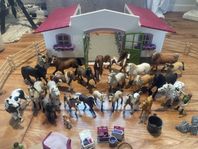 Schleich stall med 24 hästar+tillbehör