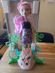 > Monster High Garden Ghouls TREESA THORNWILLOW