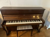 Piano skänkes