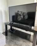 LG 32 Smart TV och  IKEA TV-bänk