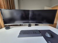 2st AOC 32” 4K skärmar inkl arm