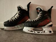 Skridskor CCM Jetspeed FT 680 + Benskydd CCM AS 580 