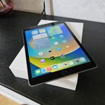 ipad 9 generation 64gb , sprickor