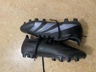 Adidas Predator League MG. Strl. 44 2/3