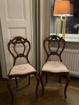 Stolar - mahogny med handbroderad sits