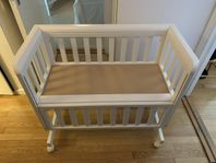 bedside crib