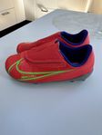 Fotbollsskor utomhus Nike Mercurial stl 31