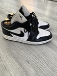 Nike air Jordan 1 low strl 41