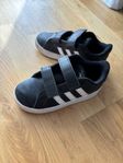 Adidas skor stl 26