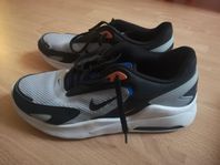 Skor Nike Air Max Bolt i strl 43 löpning träning gym som n