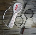 2st badminton rackets med fodral TRED  och X15