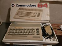 Commodore 64 / C64 m diskett- å bandstation 