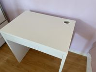 Skrivbord- IKEA Micke 