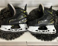 CCM Super tacks