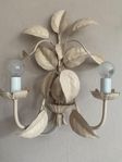 italiensk vägglampa i beige / rosa färg vintage 