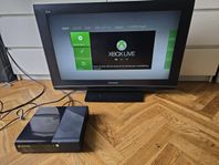 Xbox 360 500 GB, 2 handkontroll, 12 spel. 